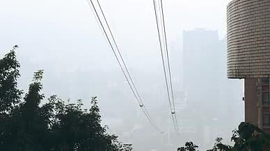 4k实拍雾都重庆下的长江索道景区景点视频的预览图